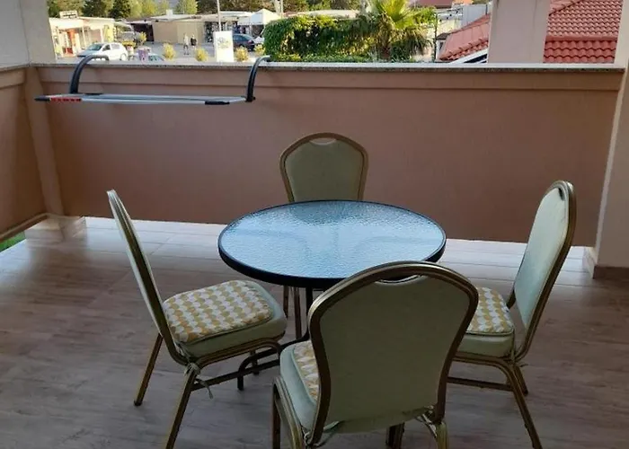 Guest house In With Terrace, Air Conditioning, Wifi 3719-6 Lopar